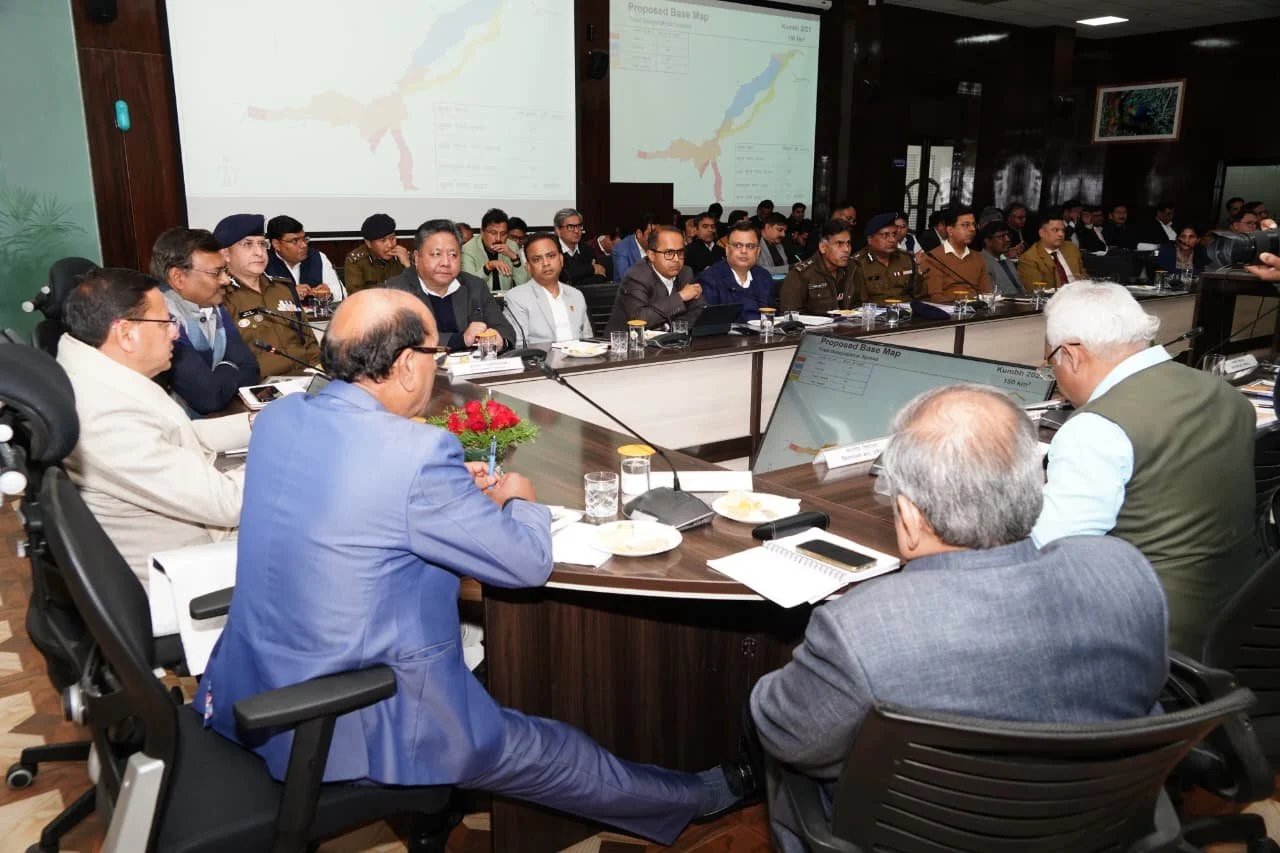 मुख्यमंत्री धामी ने निर्देश दिए कि कुंभ मेला क्षेत्र में विभिन्न अखाड़ों को भूमि आवंटन तय समय पर किया जाए, इसकी मेलाधिकारी स्वयं मॉनिटरिंग करें