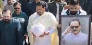 दिवंगत अजित पवार की अस्थियां पहुंची हरिद्वार, वीआईपी घाट पर गंगा में की गई प्रवाहित