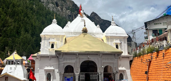 गंगोत्री में अब पौराणिक गंगा आरती का होगा गायन, मंदिर समिति का निर्णय, चारधाम यात्रा से होगी शुरू