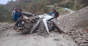 भतरोंजखान में बड़ा हादसा, जागर कार्यक्रम से लौट रहे लोगों की कार खाई में गिरी, तीन की मौत