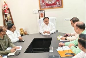 एनआईटी श्रीनगर के निर्माण कार्यों में लायें तेजी- डाॅ. धन सिंह रावत