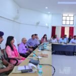आयुक्त गढ़वाल मंडल ने अधिकारियों के साथ की समन्वय एवं परिचयात्मक बैठक