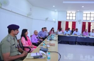 आयुक्त गढ़वाल मंडल ने अधिकारियों के साथ की समन्वय एवं परिचयात्मक बैठक