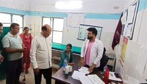 स्वास्थ्य मंत्री सुबोध उनियाल ने सामुदायिक स्वास्थ्य केंद्र रायपुर का किया औचक निरीक्षण