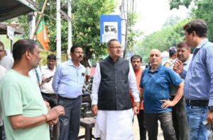 कैबिनेट मंत्री गणेश जोशी ने न्यू कैंट रोड के निर्माण कार्यों का किया निरीक्षण