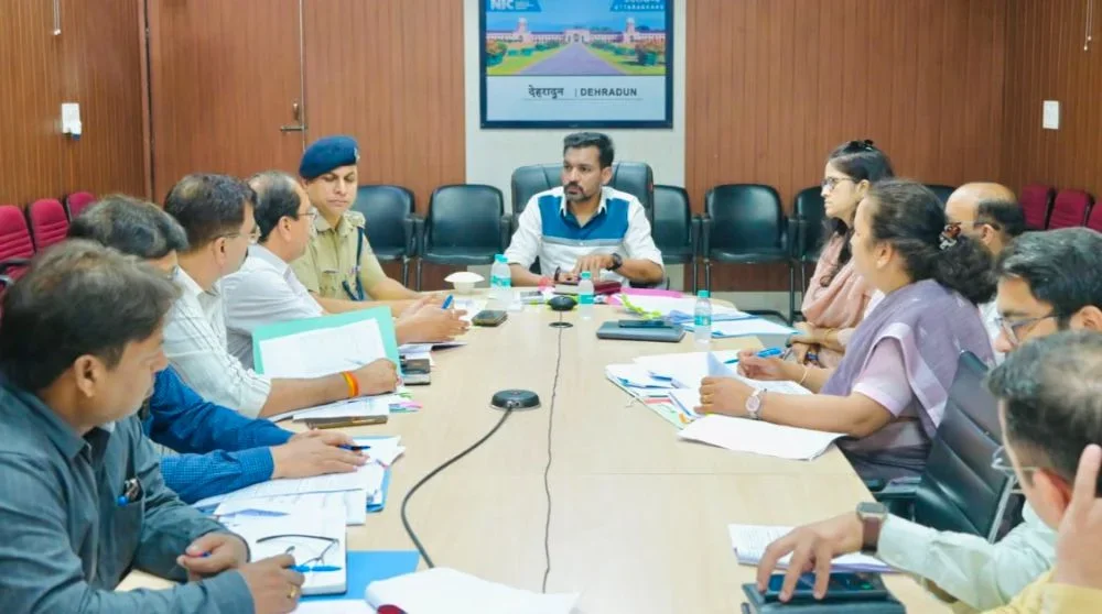 नशे के सौदागरों पर कसेगा शिकंजाः हॉटस्पॉट क्षेत्रों का जीआईएस विश्लेषण कर होगी सर्जिकल स्ट्राइक; ड्रग्स के खिलाफ जीरो टॉलरेंसः हर युवा का भविष्य बचाना हमारी प्राथमिकता – डीएम