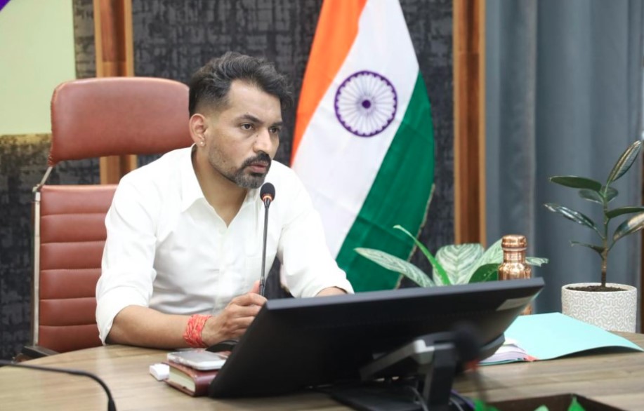 लाल पुल बस दुर्घटना की होगी मजिस्ट्रियल जांच, एक सप्ताह में रिपोर्ट प्रस्तुत करने के डीएम ने दिए निर्देश