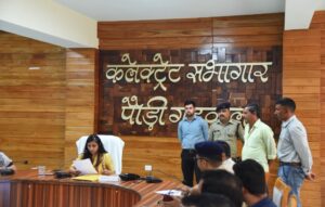 जनता मिलन में 21 शिकायतों पर डीएम सख्त, समयबद्ध एवं संतोषजनक निस्तारण के दिए निर्देश