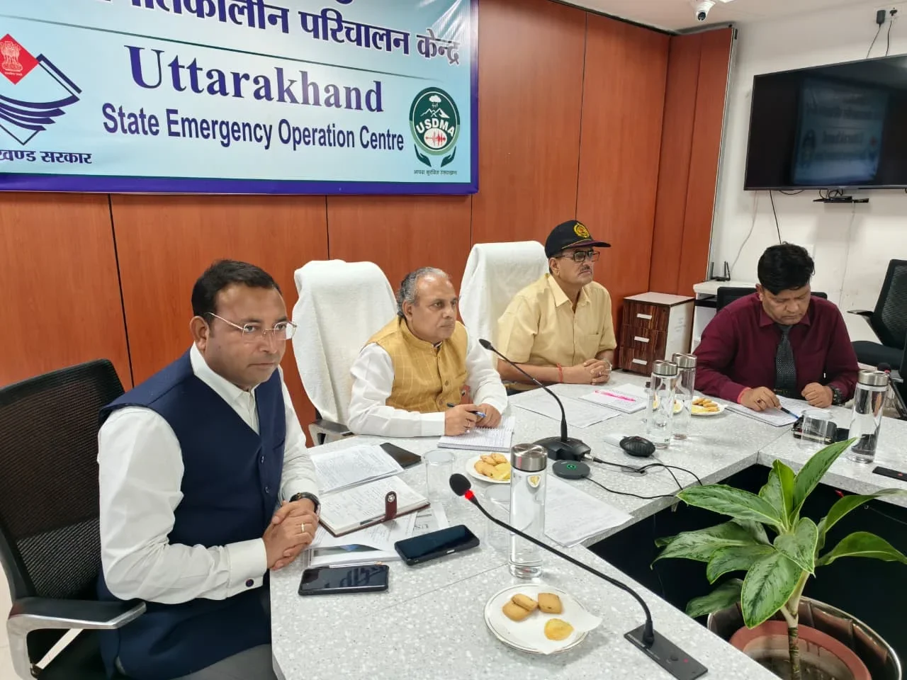 ग्लेशियर झीलों की सुरक्षा को लेकर मुख्यमंत्री के निर्देश, ग्लेशियर झीलों की निगरानी के लिए अत्याधुनिक सिस्टम होंगे स्थापित, अत्याधुनिक अर्ली वार्निंग सिस्टम के साथ मजबूत होगी सुरक्षा व्यवस्था