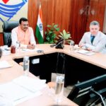 मुख्य सचिव आनंद बर्द्धन से मिले विश्व बैंक के अधिकारी