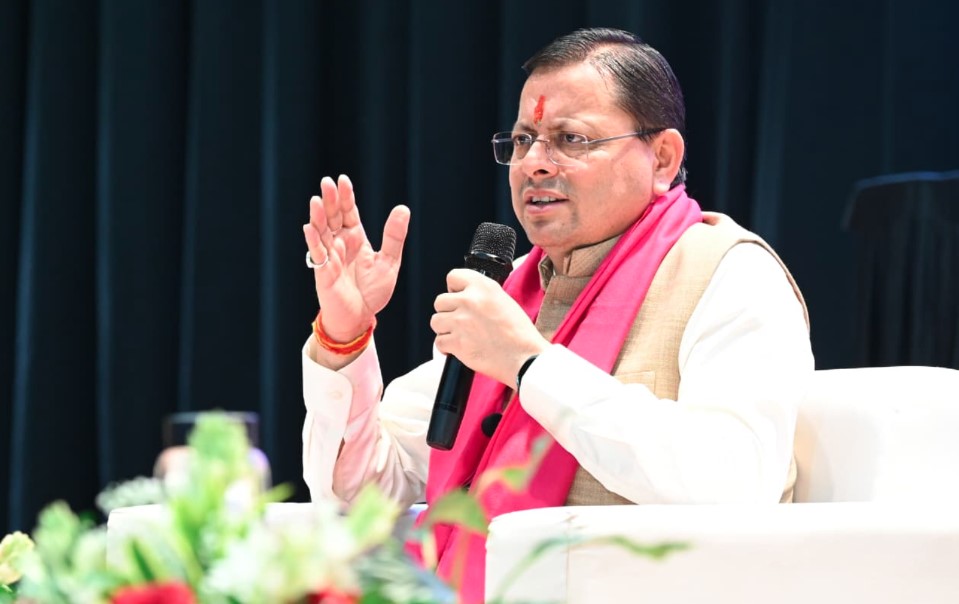 दून विश्वविद्यालय में मुख्यमंत्री ने युवाओं से किया संवाद