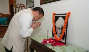 शिक्षक नई पीढ़ी के मार्गदर्शक, राष्ट्र एवं समाज निर्माण में उनकी भूमिका महत्वपूर्ण है- सीएम धामी