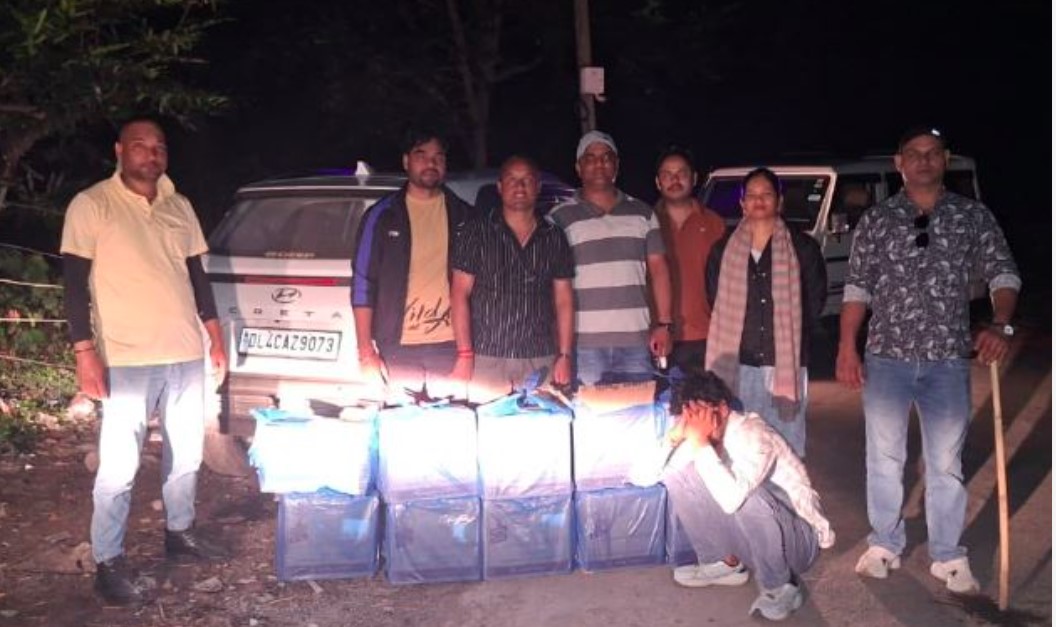 ऋषिकेश में अवैध शराब की बड़ी खेप बरामद, क्रेटा कार से 100 व्हिस्की की बोतलें और 24 बीयर जब्त
