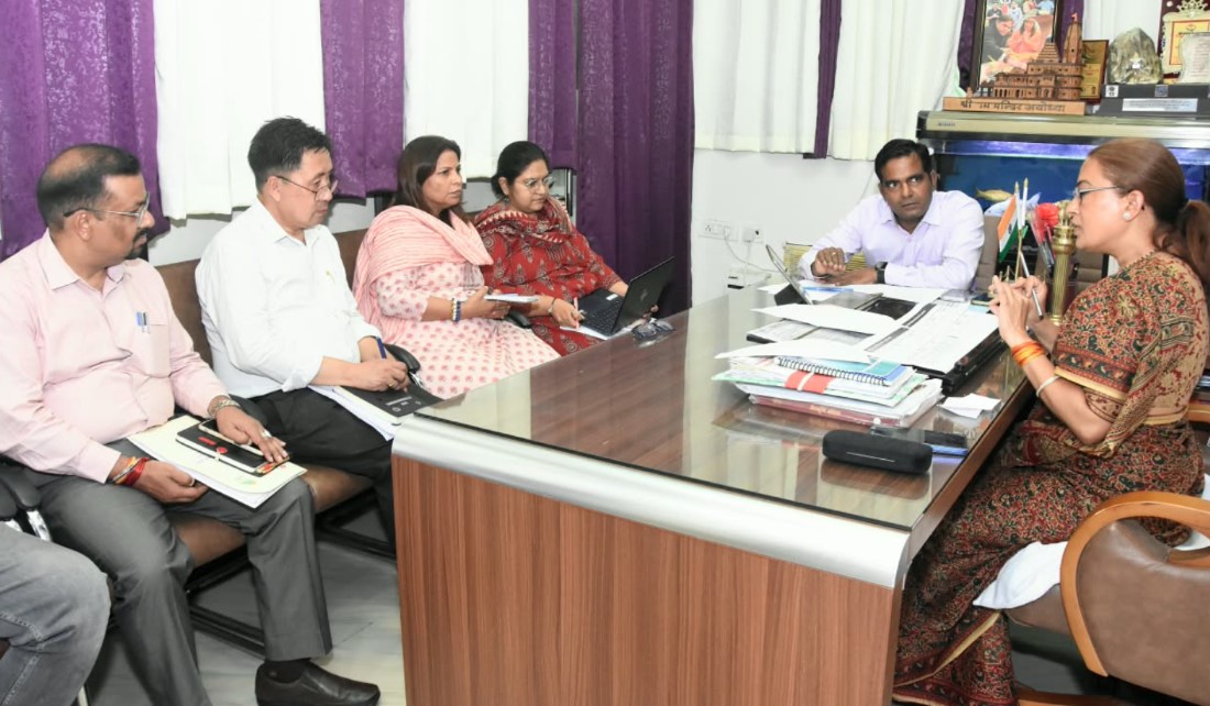नई दिल्ली में आयोजित होने जा रहे विभागीय सम्मेलन की तैयारियों को लेकर मंत्री रेखा आर्या ने की बैठक